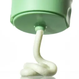 М’який очищувальний гель для вмивання з матча House of Hur Matcha Gentle Clearing Face Wash