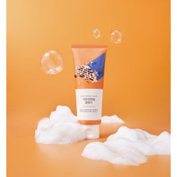 Пінка для умивання з екстрактом соєвих бобів та пантенолом ROUND LAB Soybean Panthenol Cleanser, 150 мл